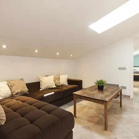 Bright Duplex With Pool トッサ・デ・マール