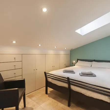 Bright Duplex With Pool * トッサ・デ・マール