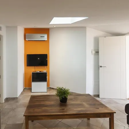 Bright Duplex With Pool トッサ・デ・マール