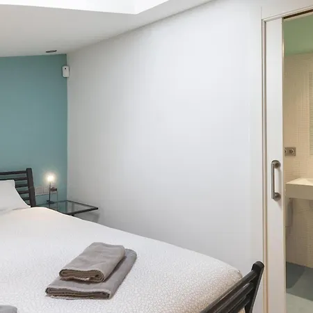 Bright Duplex With Pool * トッサ・デ・マール